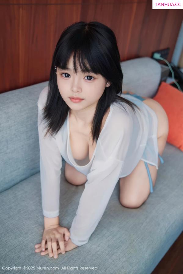   [XiuRen]高清写真图 2025.08.15 No.10651 小泠 蓝色比基尼第12张图片